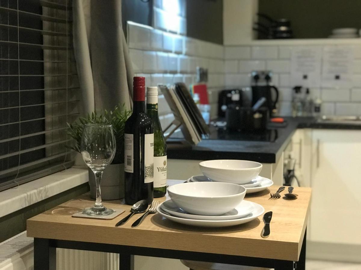 Contemporary 1 Bed Studio For Comfy Stay In Wigan Dış mekan fotoğraf