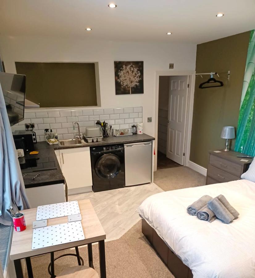 Contemporary 1 Bed Studio For Comfy Stay In Wigan Dış mekan fotoğraf